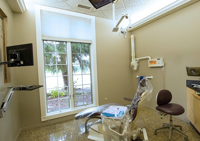 Dental treatment chair