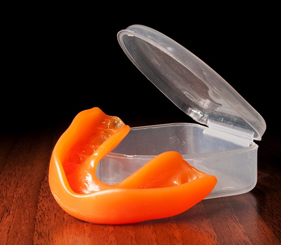 Custom athletic mouthguard and carrying case